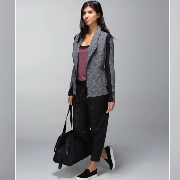 Lululemon Bhakti Yoga Jacket Coco Pique Black 17966 - Picture 2 of 12